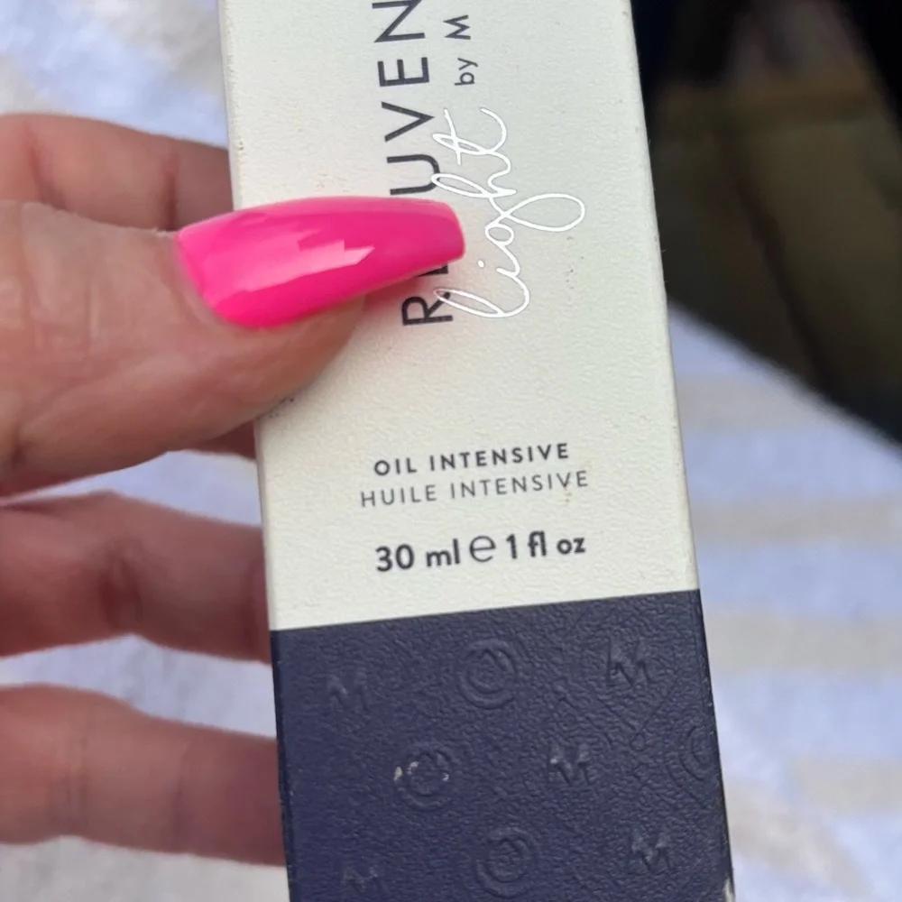 Monat Rejuveniqe “Light” Oil Intensive